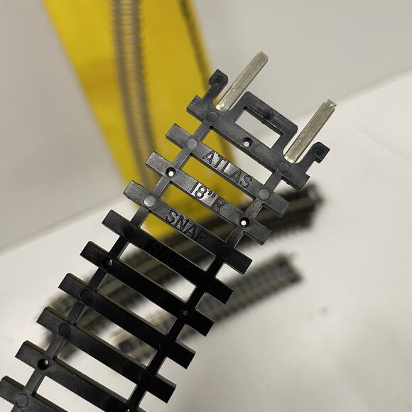 ATLAS 821 HO Scale 9 pieces 7 Curve & 2 Straight Track Sections NICKEL SILVER - Picture 4 of 4